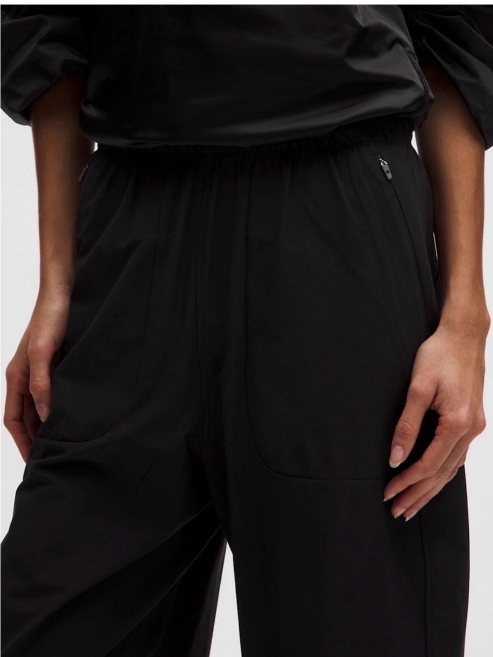 Lululemon Lightweight Mid Rise Barrel Leg Cropped Black Pants Women’s 10 - Picture 3 of 6